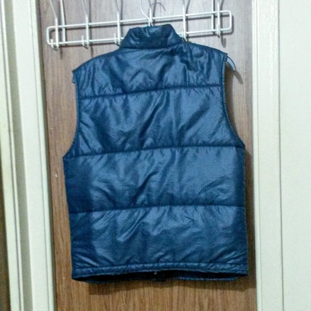 Puffed Vest With Snaps - Picture 2 of 16